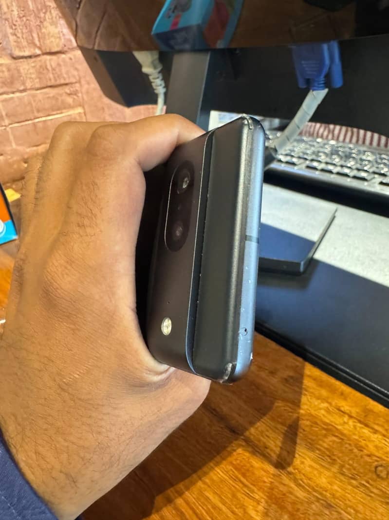 Google Pixel 7 4