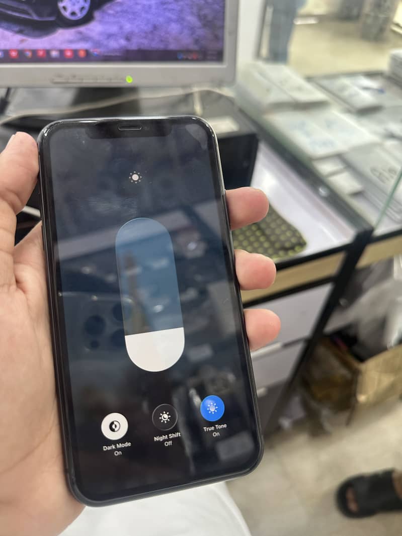 Apple iPhone 11 7