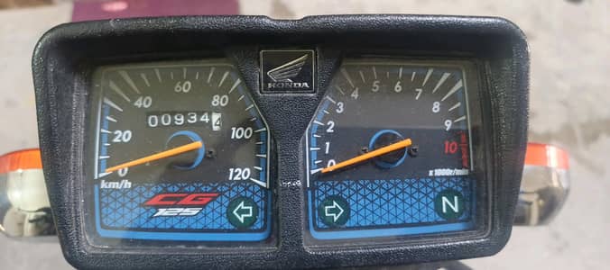 Honda CG 125 Black & Silver 2025 – Genuine Condition – Only 934 KM Dri