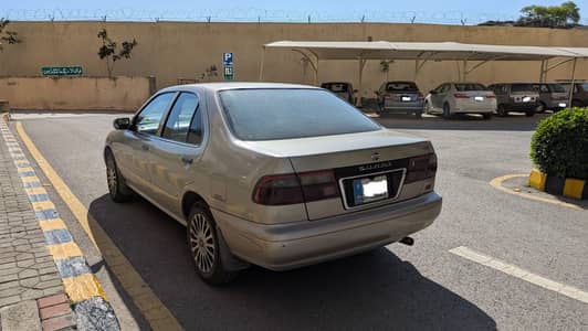 Nissan Sunny 2001
