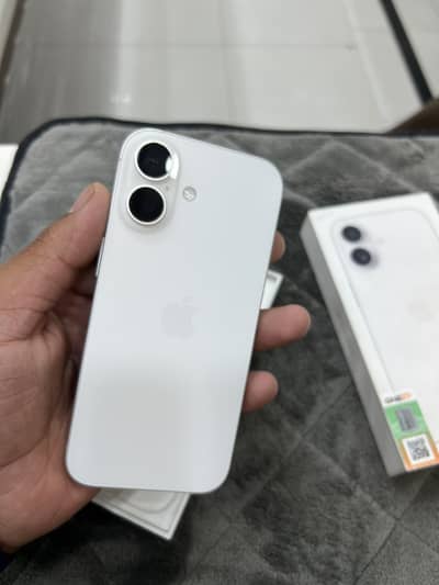 Apple iPhone 17 256 gb offical approved complete box