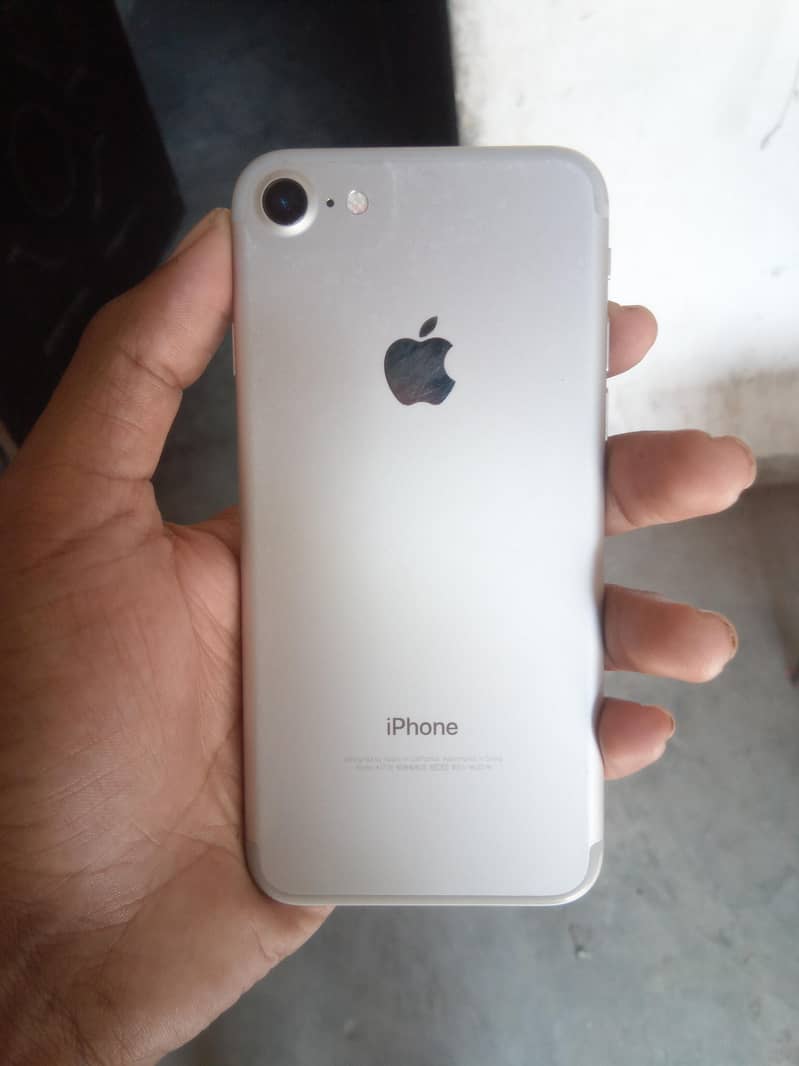 Apple iPhone 7 0