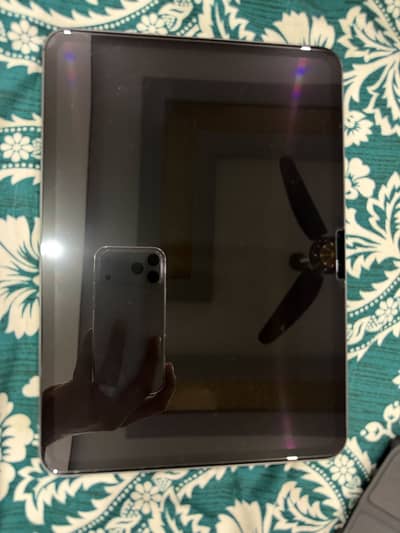Ipad pro m5 11 inch in new condition