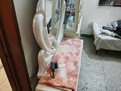 Dressing table for sale