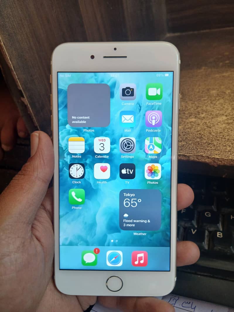 Apple iPhone 7 Plus 0