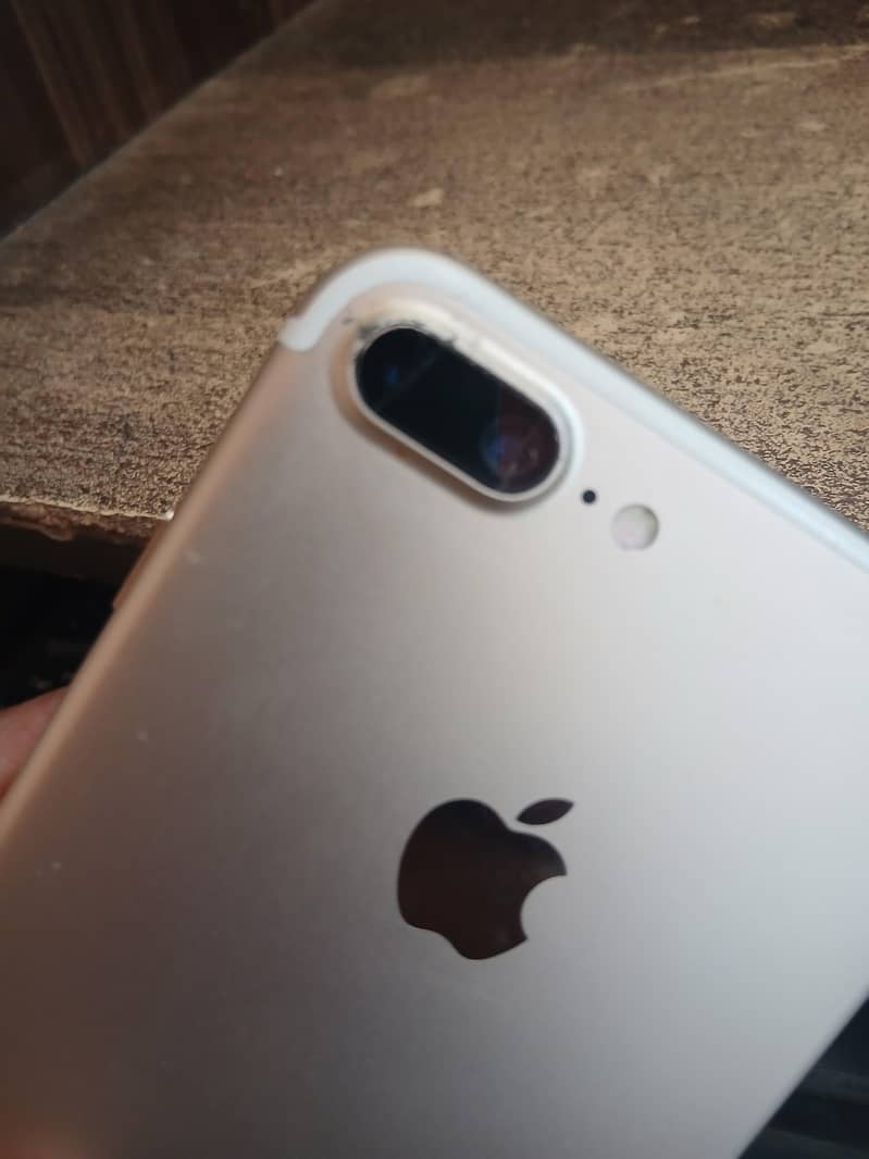 Apple iPhone 7 Plus 2