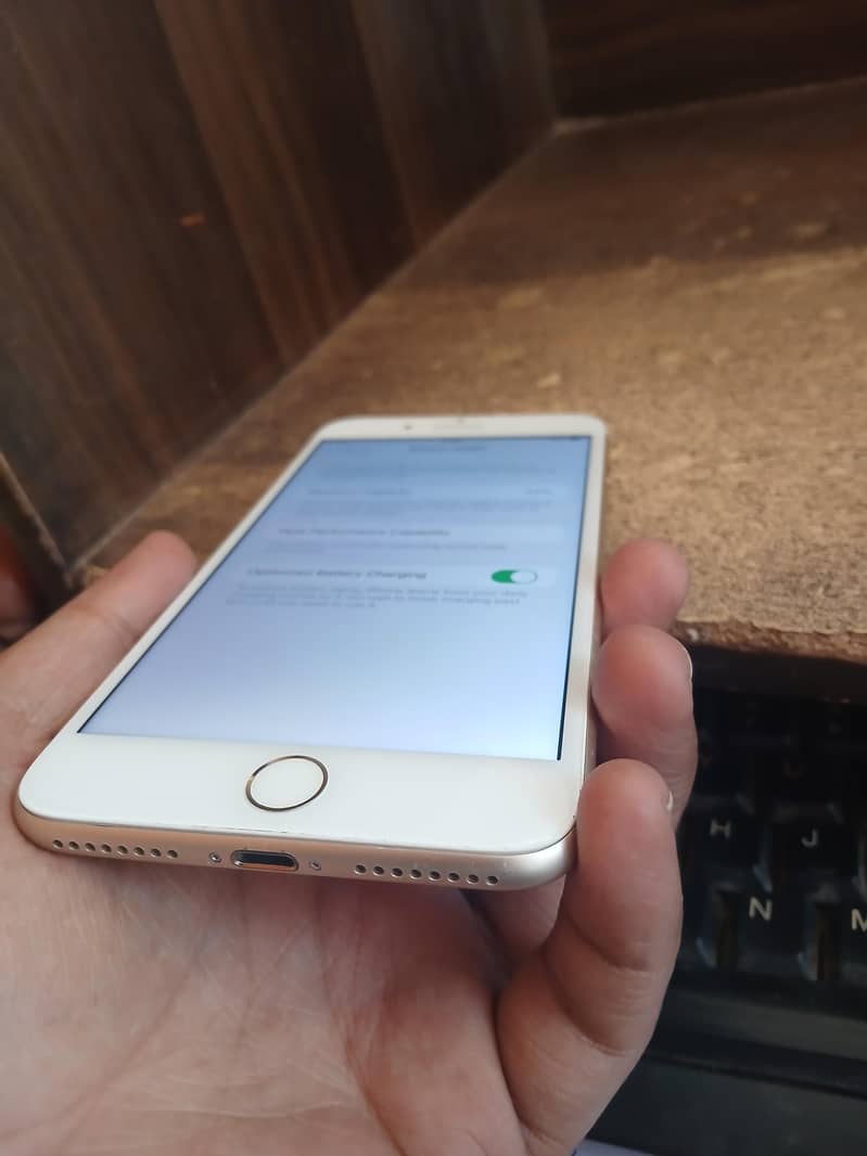 Apple iPhone 7 Plus 5