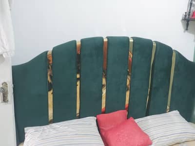 king size wooden Bed - Custom cushion design- excellent condition