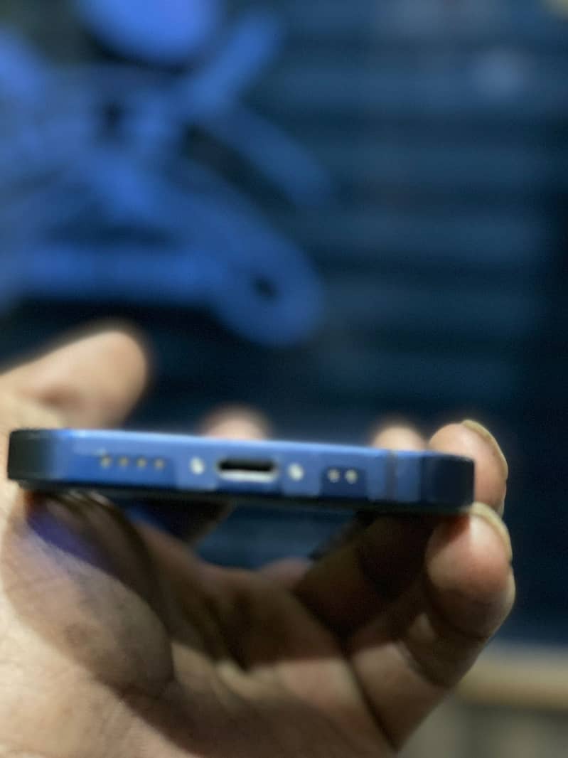Apple iPhone 12 mini 1