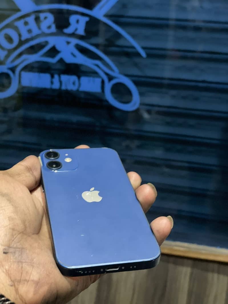 Apple iPhone 12 mini 3
