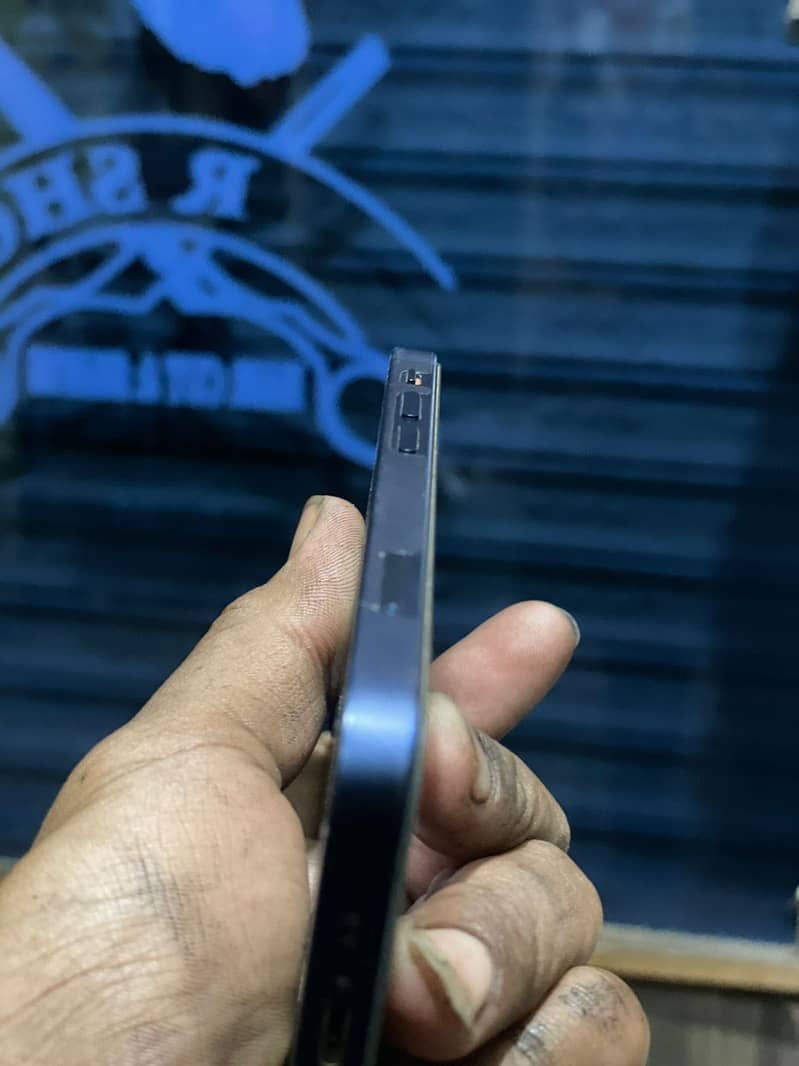 Apple iPhone 12 mini 4