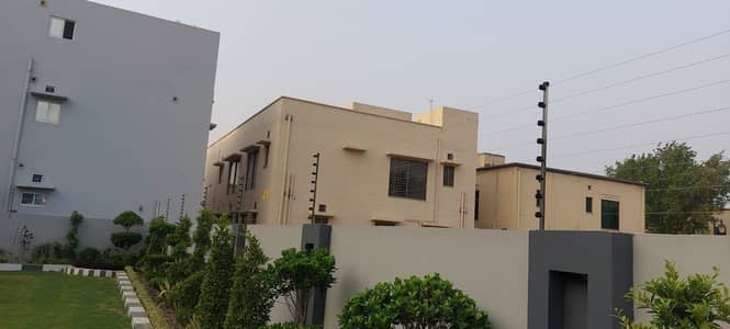 Electric fence / home security fence / wire fence / fence