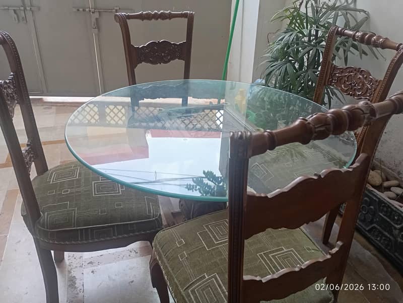 dining table with 4 chairs 3