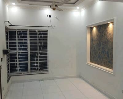 Prime Location In Central Park - Block C Lower Portion For rent Sized 8 Marla