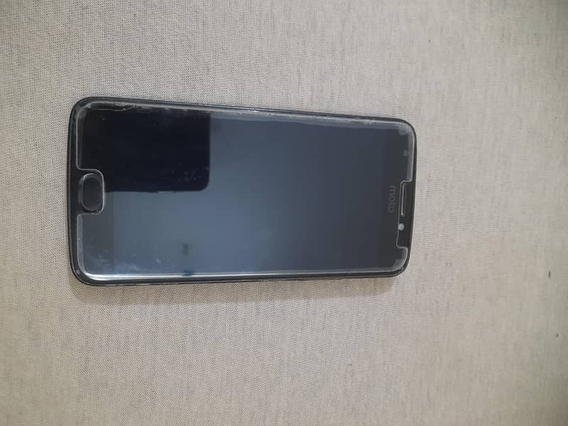Moto E4 3