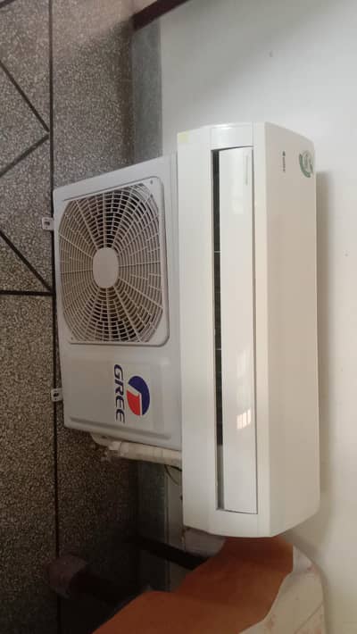 sale Ac non inverter gree 1.5 ton