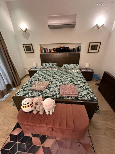 King Bed, 2 side tables and mattres for SALE
