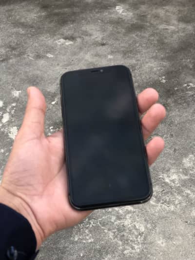 Apple iPhone 11  non pta sim working  64gb camra outclass  use 100%oky