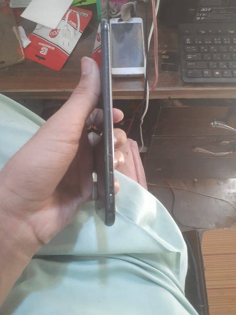 Apple iPhone 7 Plus 1