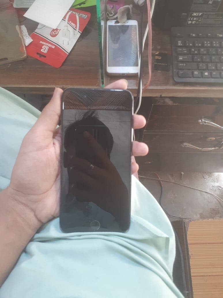 Apple iPhone 7 Plus 4