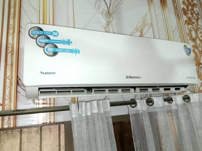 ELECTROLUX AC SEA-2075-QB ALL OKAY 10/10 CONDITION