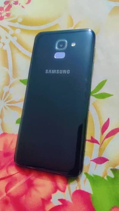 Samsung Mobile J6