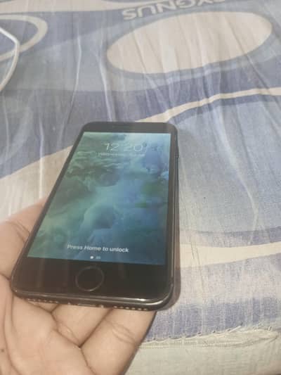 Apple iPhone 7
