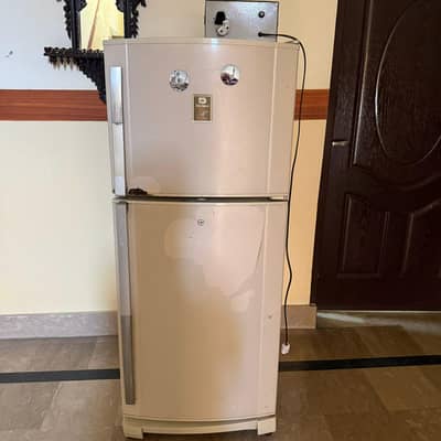Dawlance fridge skin off white colour