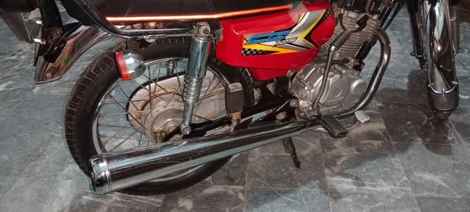 Honda 125 . Model 2022 total geniun