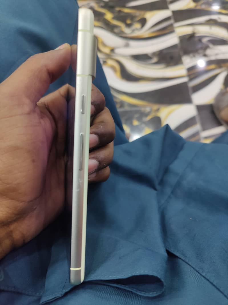 Google Pixel 7 5
