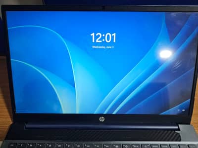 HP Pavilion 4300U  RYZEN 3 Mint Blue Colour 8/256 512MB Graphic Card