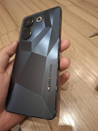 Tecno CAMON 20