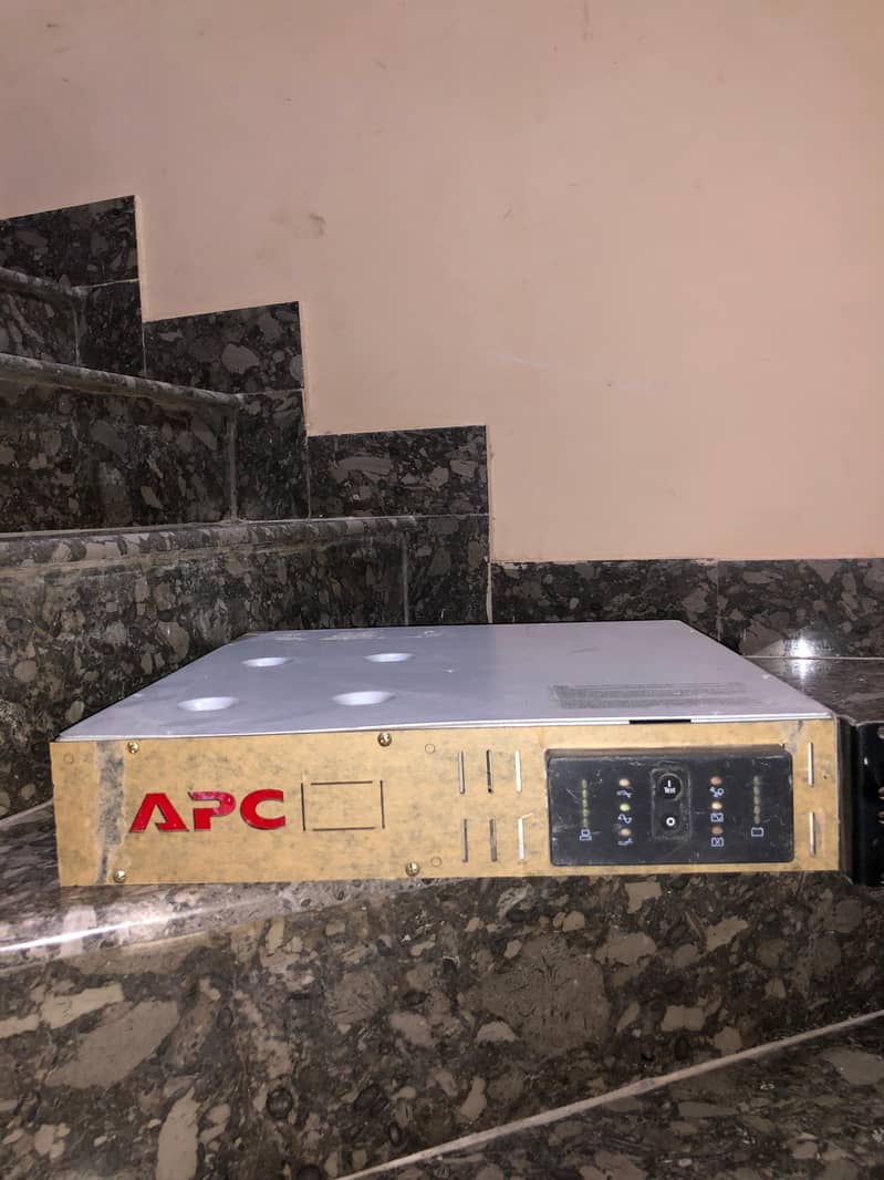 APC UPS 0