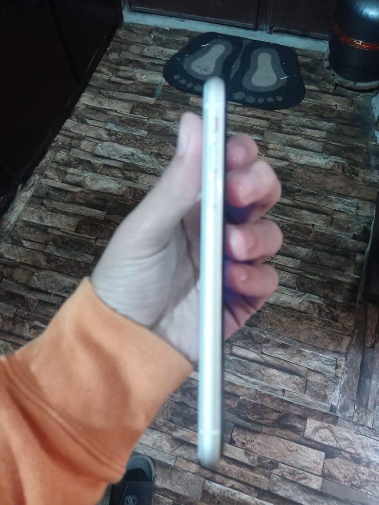 Apple iPhone 11 2
