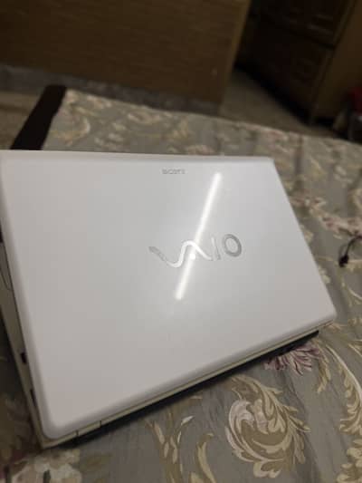 Sony laptop i3