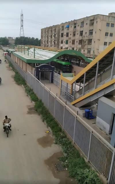 "Shahkar Avenue" 2 bed attached bath + lounge