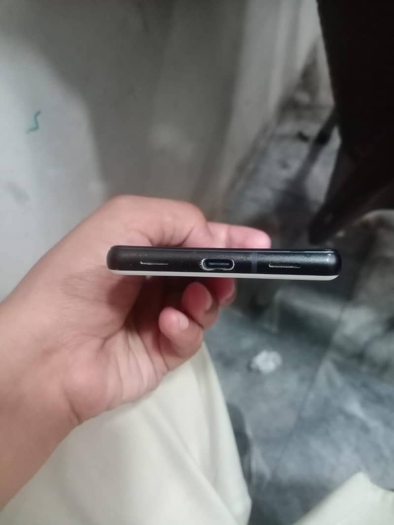 Google Pixel 6a 5