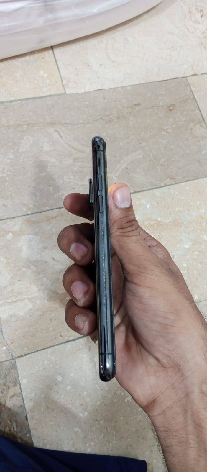 Apple iPhone X 4