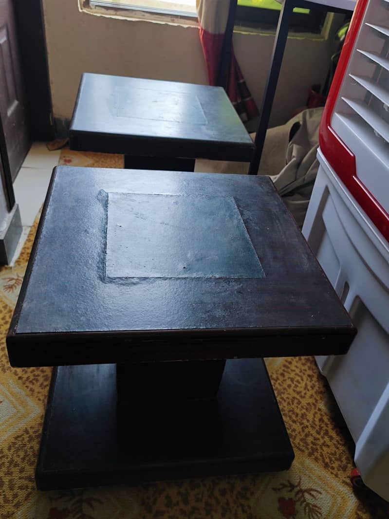 table set solid wood material in good condition 0
