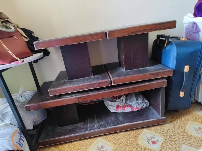 table set solid wood material in good condition 3
