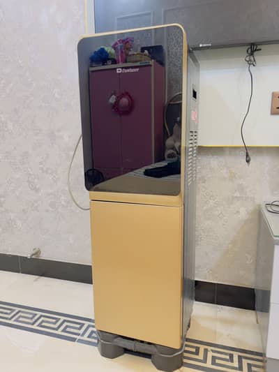 Water Dispenser Gold colour