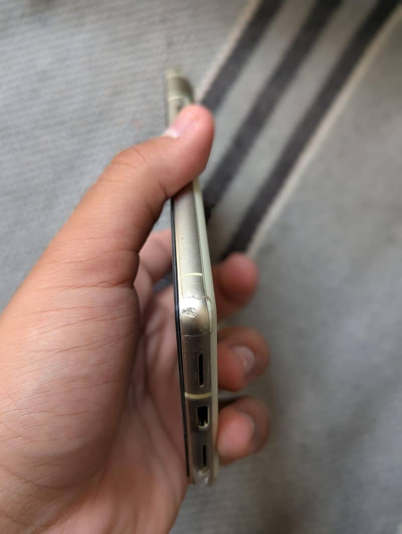 Google Pixel 7 4
