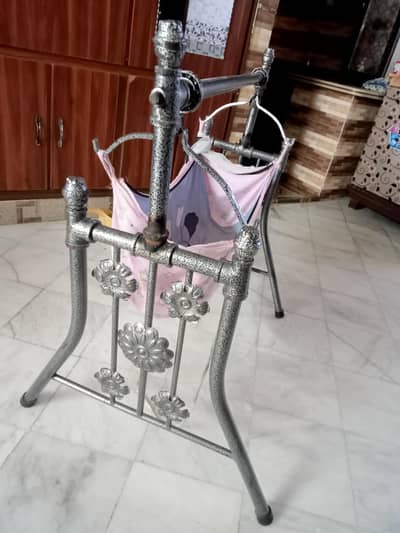 baby jhola sleeping area