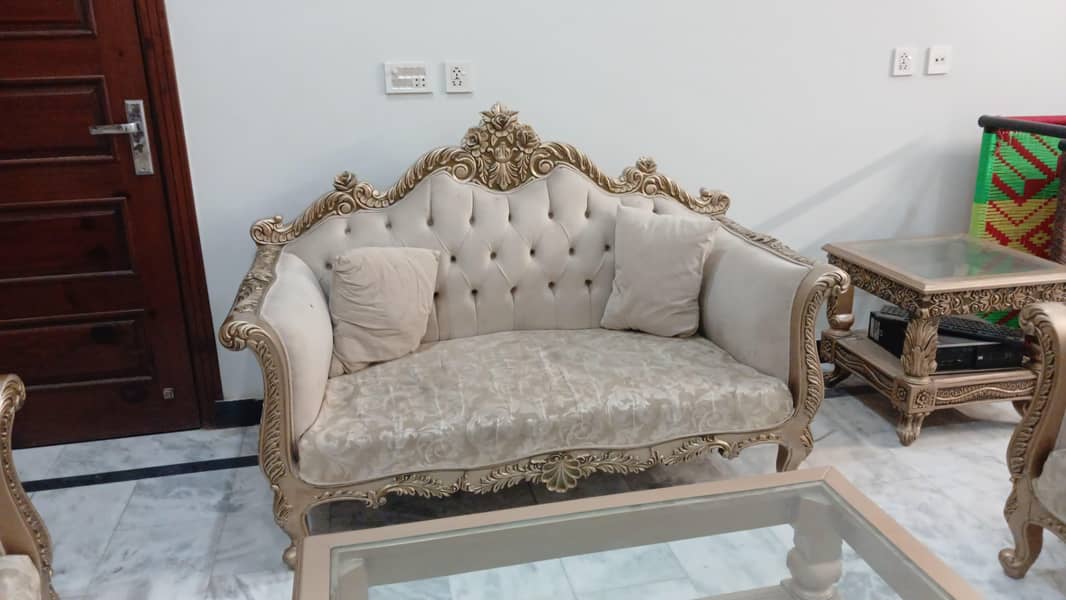chointe sofa set 0
