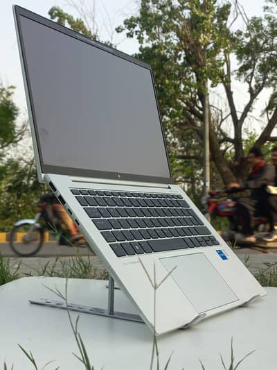 Hp EliteBook 840 g9 Core i5 12th gen P Processor Touch screen DDR5 Ram