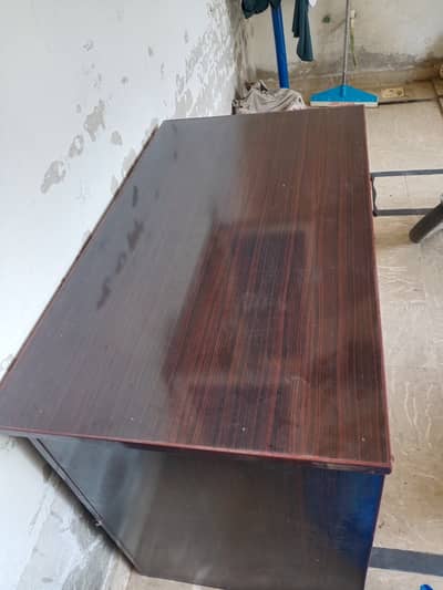 Computer table
