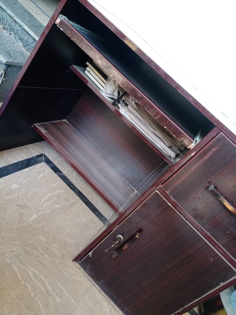 Computer table 2