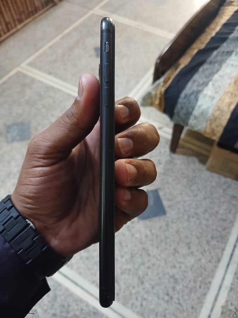 Apple iPhone 7 Plus 3
