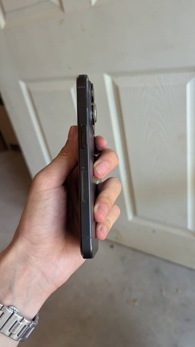 Apple iPhone 15 Pro 1
