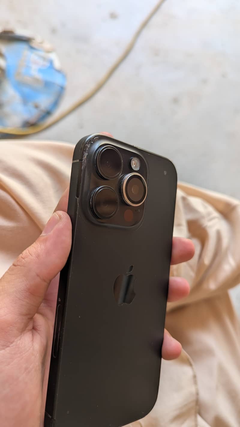 Apple iPhone 15 Pro 6